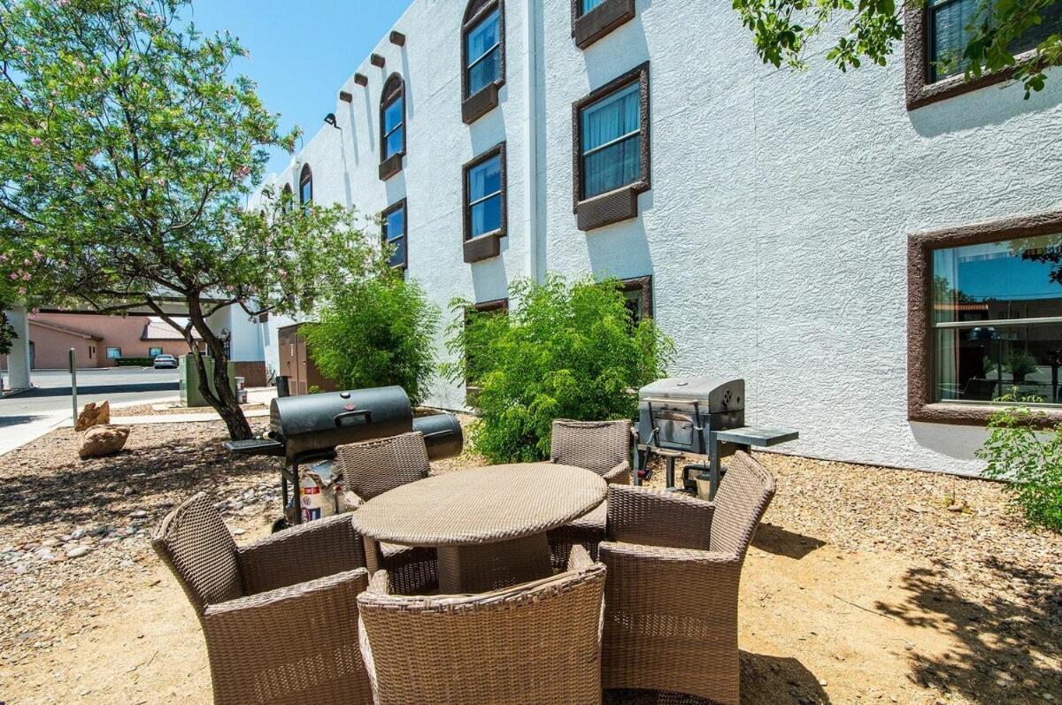Vistas 107- Modern Studio Sleeps 3 With Style Сьерра-Виста Экстерьер фото